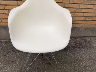 Eames stol