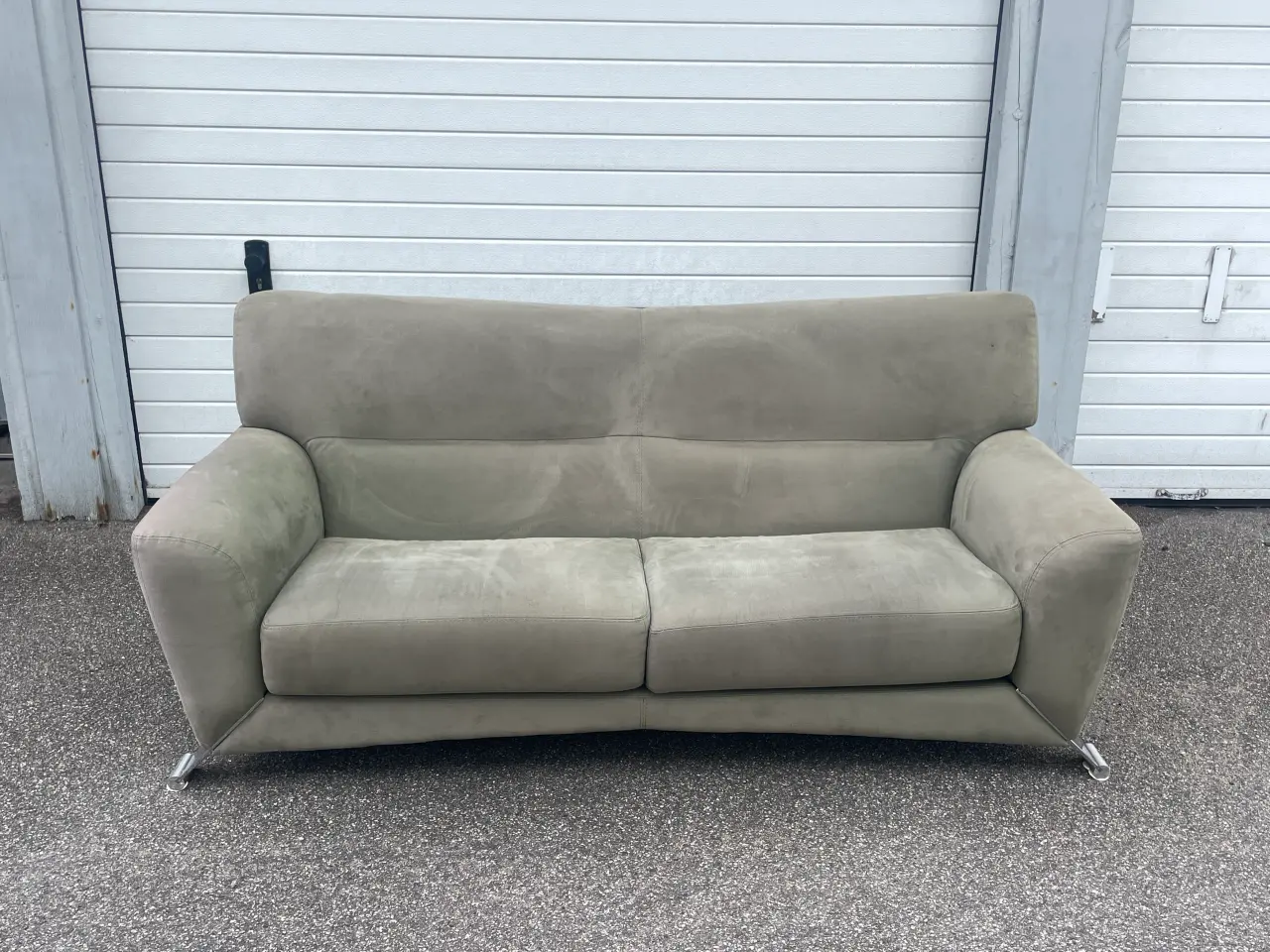 Billede 1 - Retro veloursofa i støvet grøn – 2-3 pers.