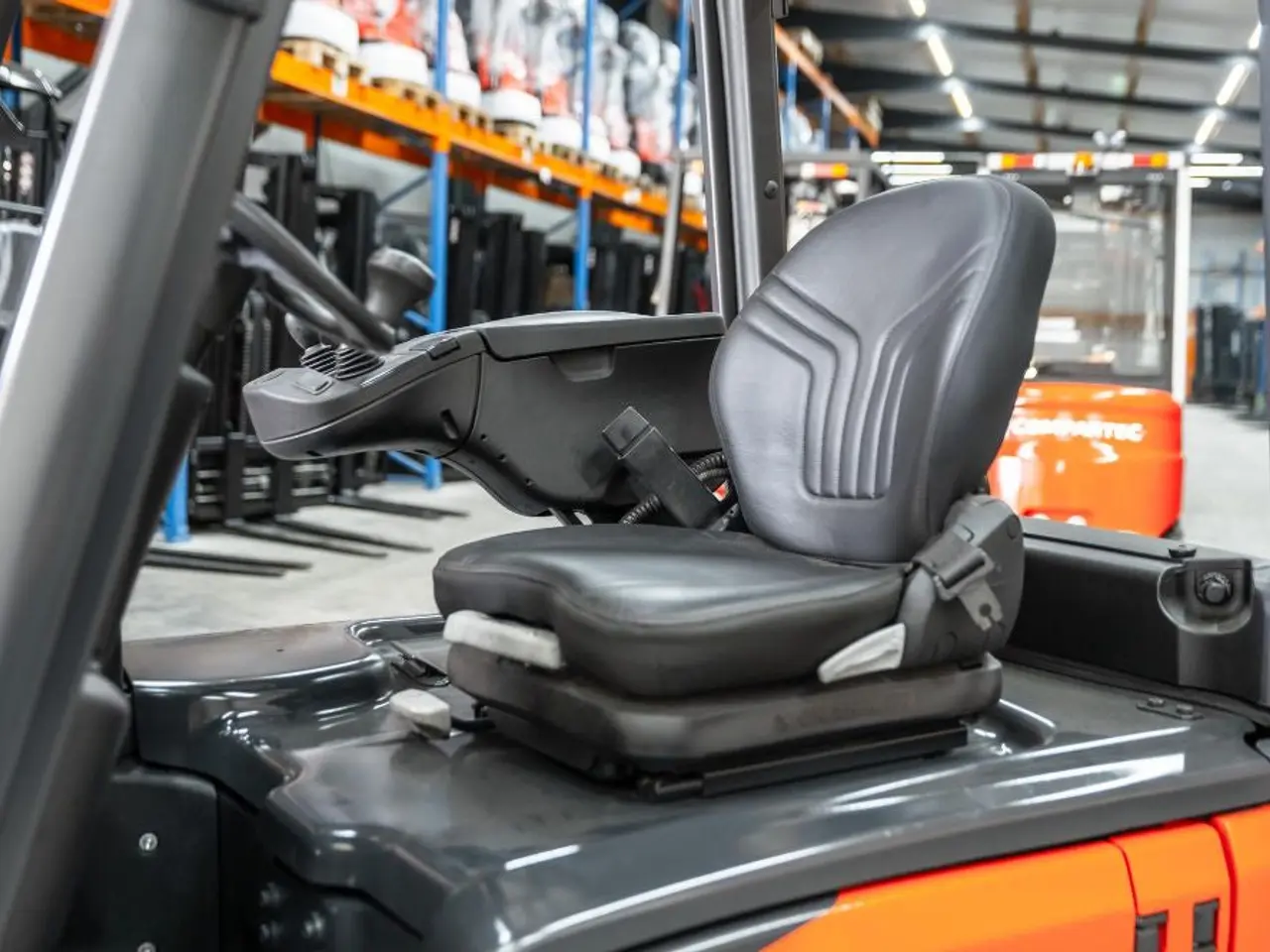 Billede 5 - Linde E 16-02 el-gaffeltruck - 1600 kg, 3140 mm, årg. 2018, 8733 timer - brugt