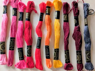 Puppets Mouline broderigarn - Pose 17