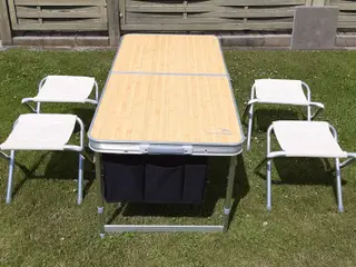 Picnicbord med 4 stole