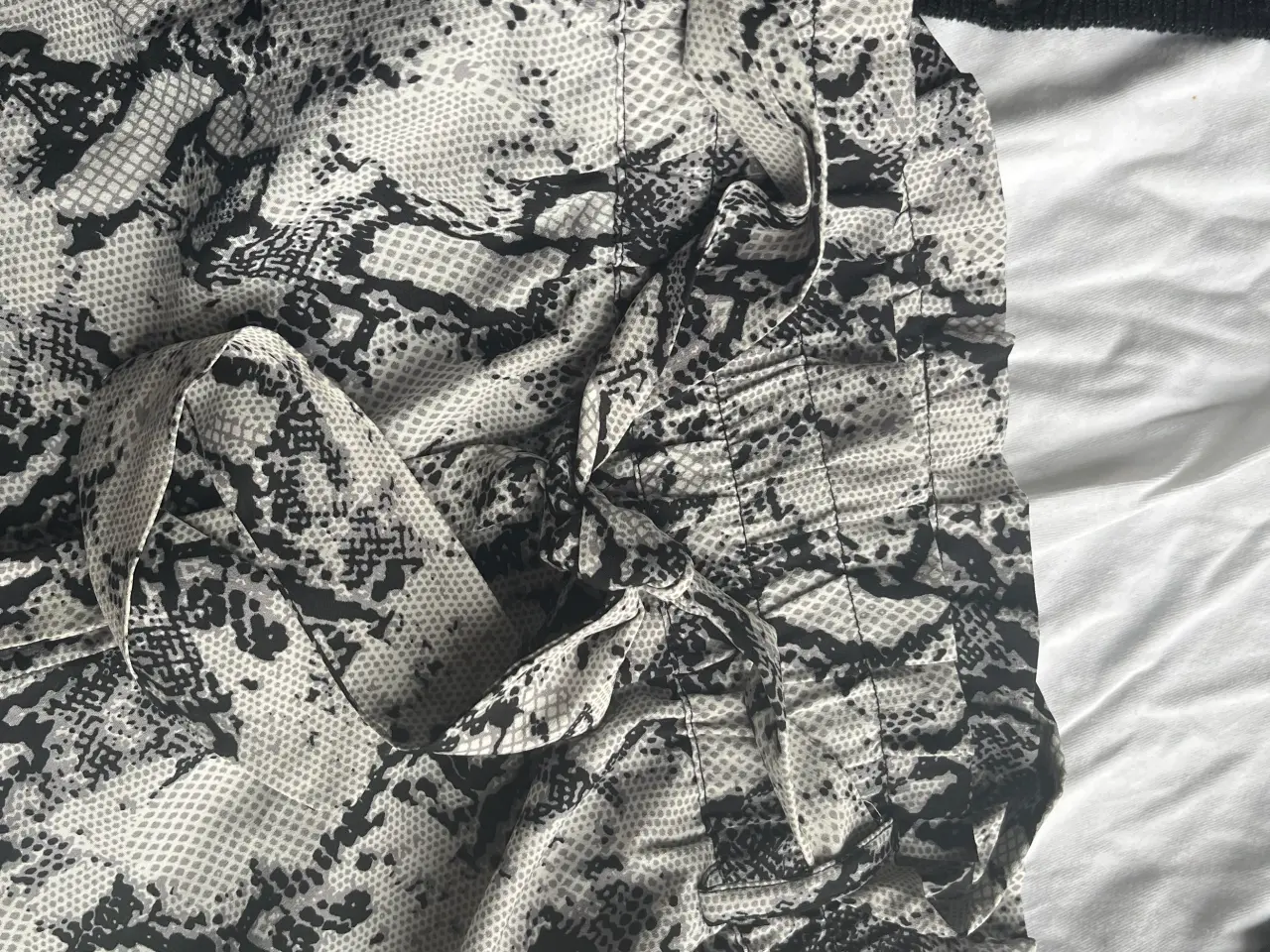 Billede 6 - Pigesæt med bukser, cardigan, t-shirt
