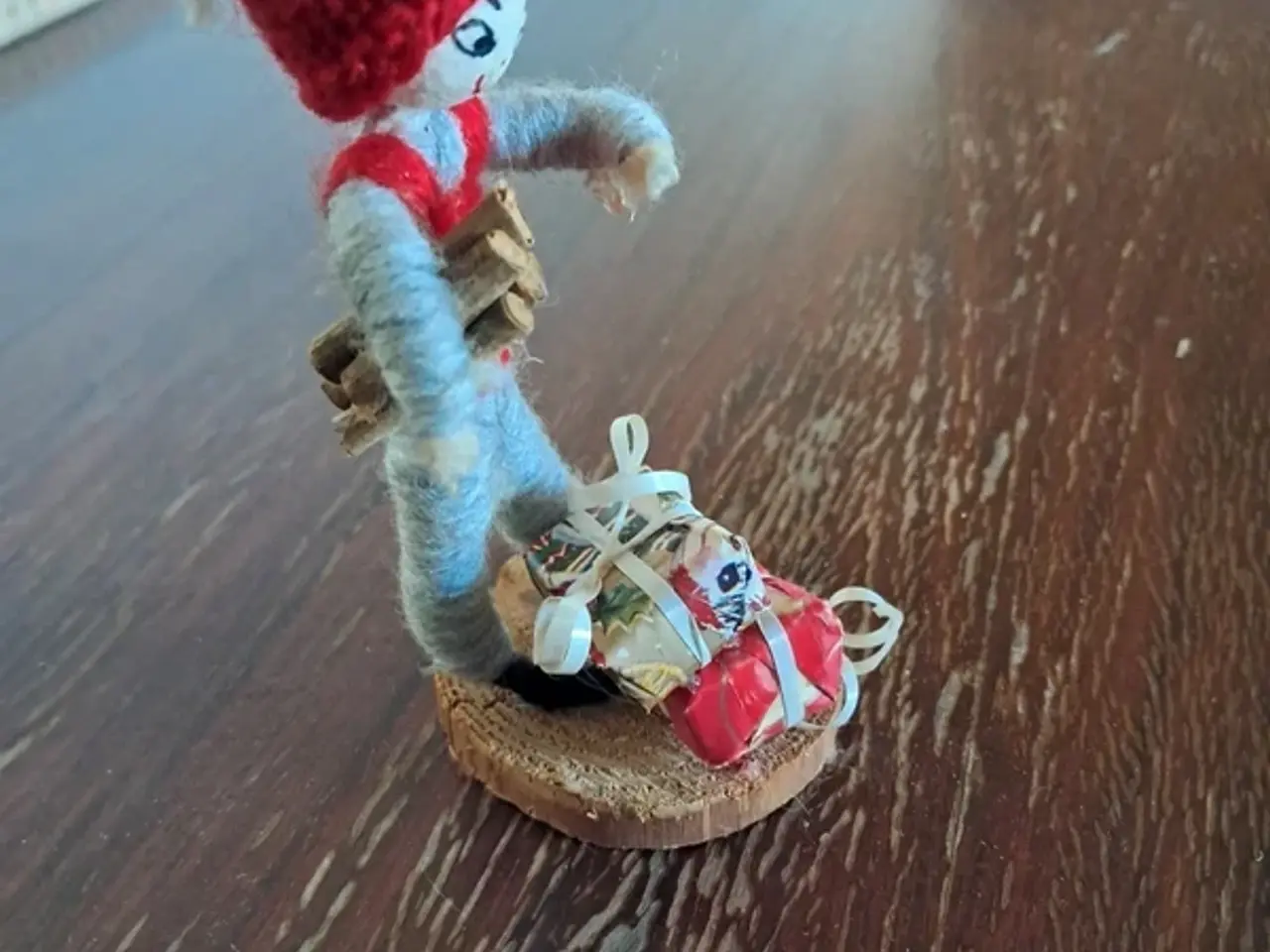 Billede 4 - Nisse med gaver