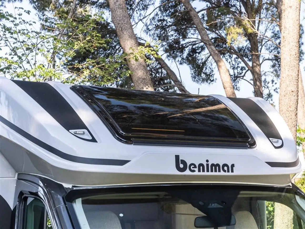 Billede 33 - 2027 - Benimar Tessoro 481 Northautokapp Under 6 meter med enorm plads indvendig