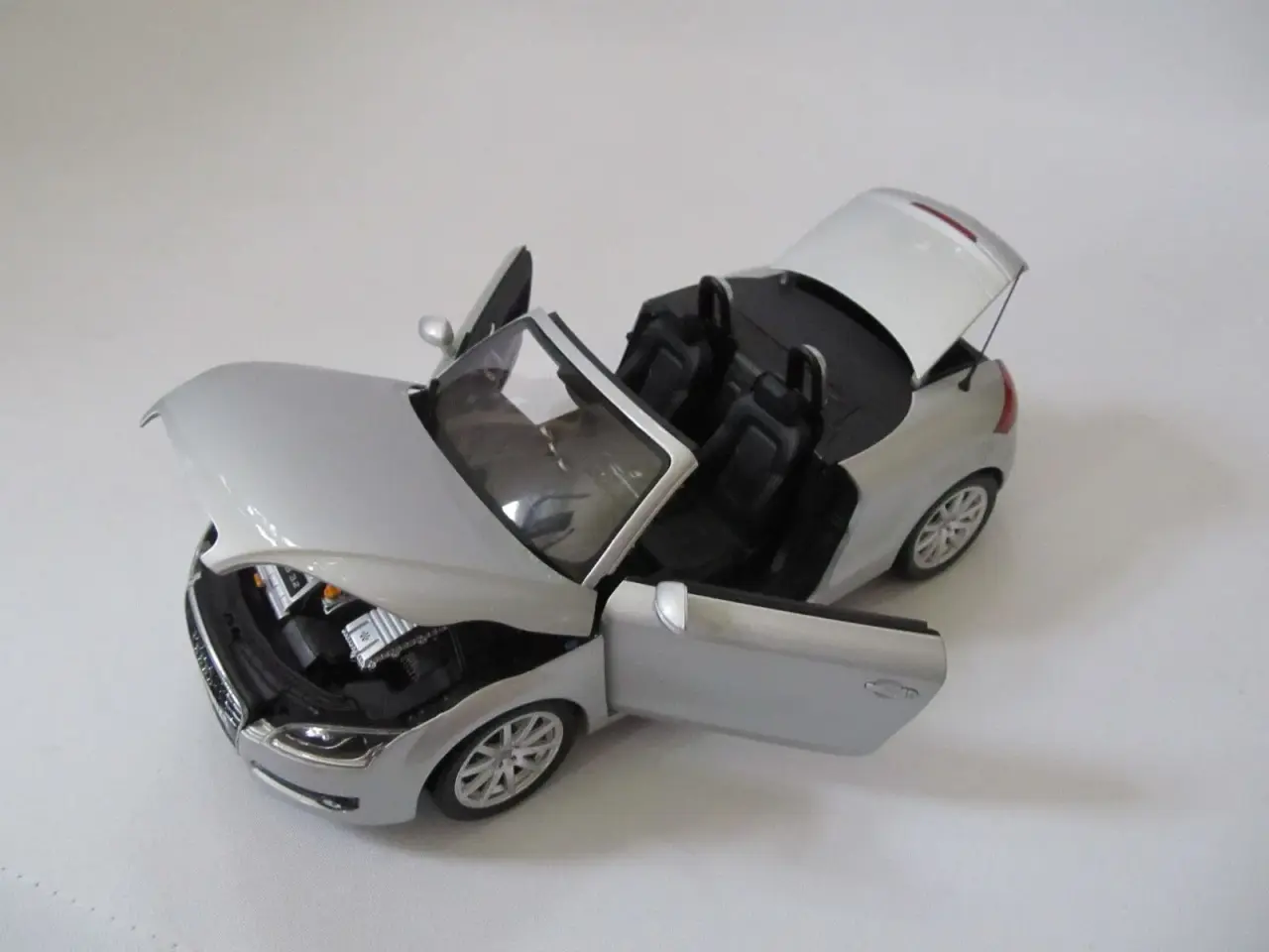 Billede 4 - 2007 Audi TT Roadster 1:18
