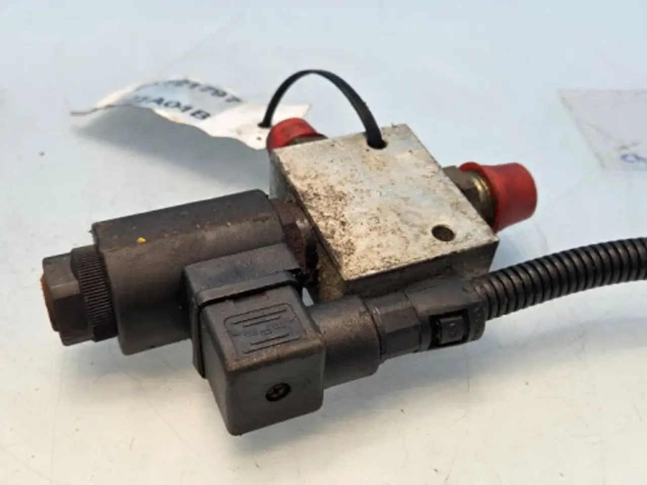 Billede 10 - Massey Ferguson 7274 Trykventil 45110054
