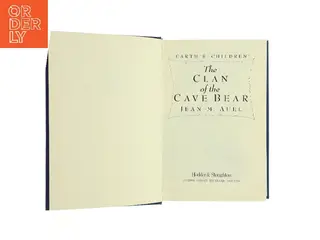 The Clan of the Cave Bear af Jean M. Auel (Bog)