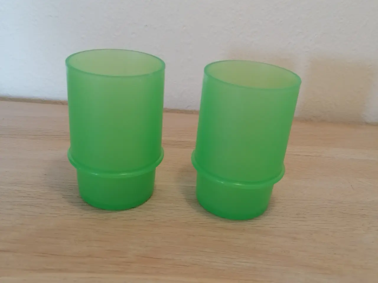 Billede 1 - Tupperware mindre drikkebægre 2 stk.
