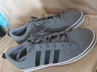 SUPER LÆKRE ADIDAS SNEAKERS STR 44,5 BRUGT 1 GANG