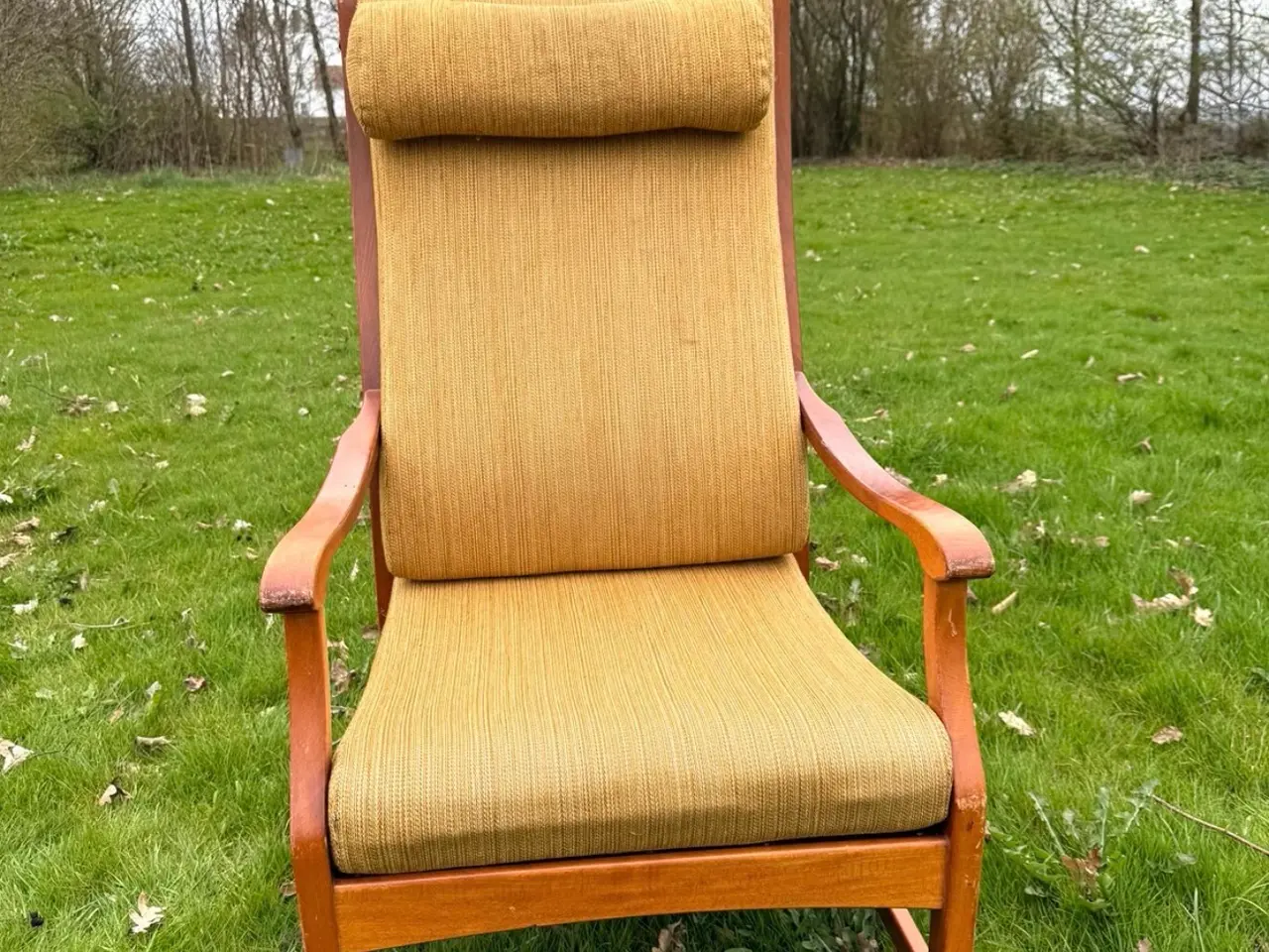 Billede 3 - Retro lænestol i træ – god siddekomfort.