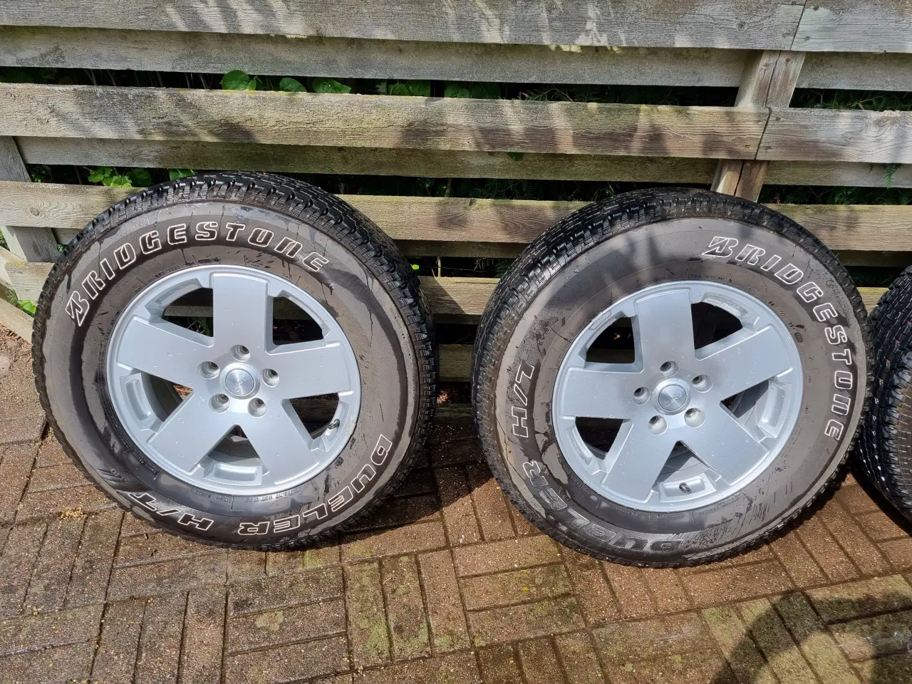Billede 2 - Jeep JK 18" alu-fælge m. 255/70R18 dæk