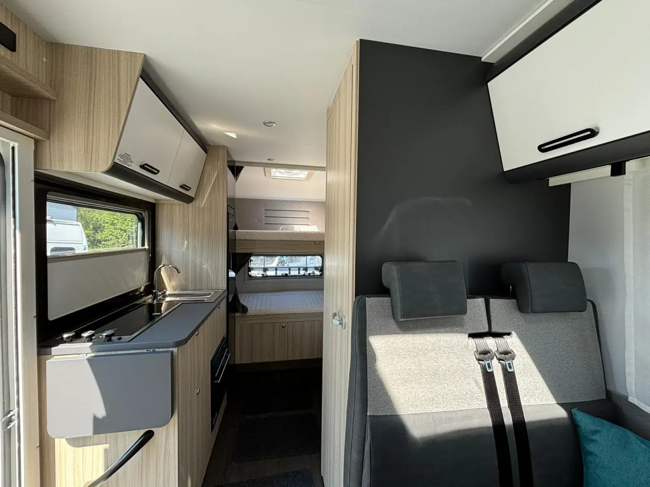 Billede 10 - A70DK Familie Alkove Autocamper | 6 Sæder & Sovepl