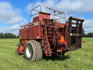 Hesston 4900