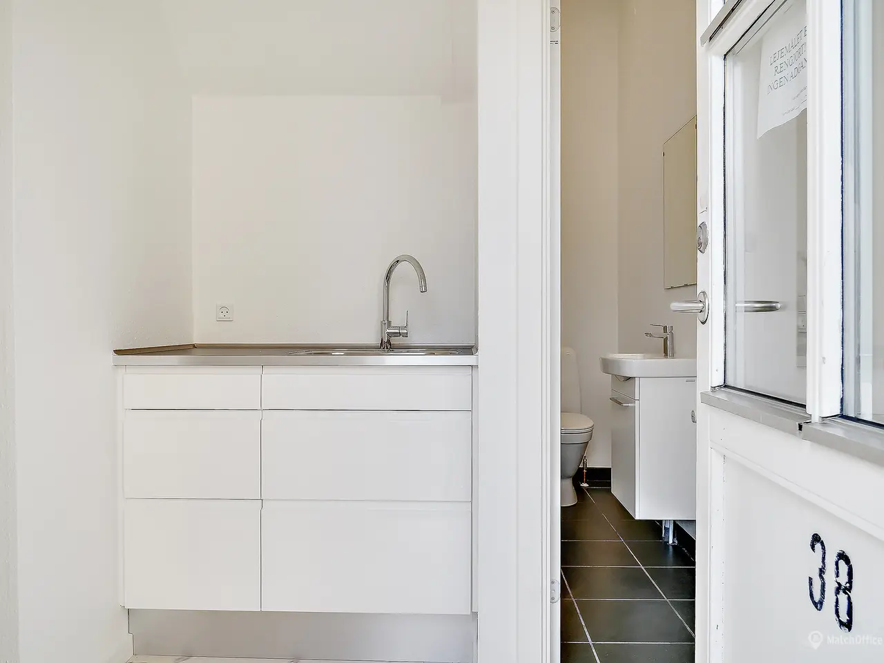 Billede 8 - 34 kvm. charmerende kontor. klinik. butik etc. - Odense C