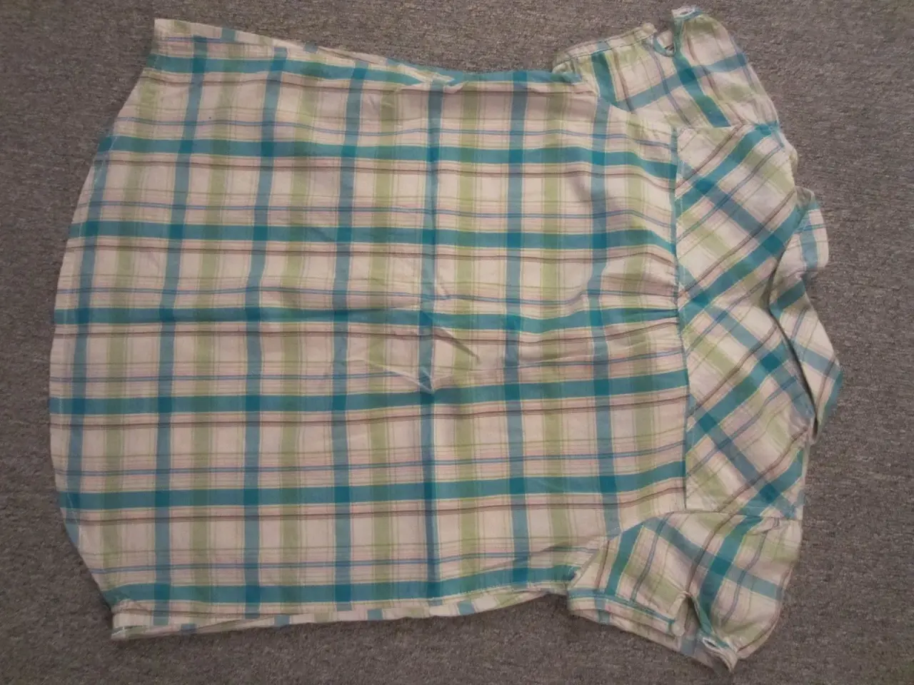 Billede 4 - Smart sommerskjorte i str. 158 fra H&M