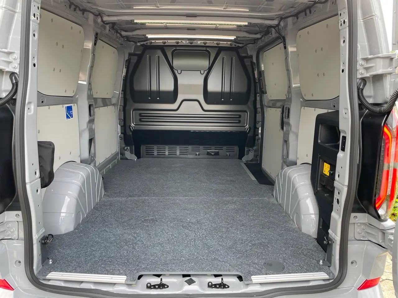 Billede 11 - Ford E-Transit Custom 320 L1 71 Limited