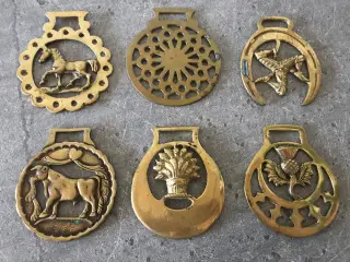 6 stk. ældre sadelmærker / horse brass