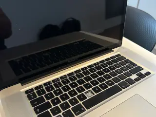 MacBook pro mid2011