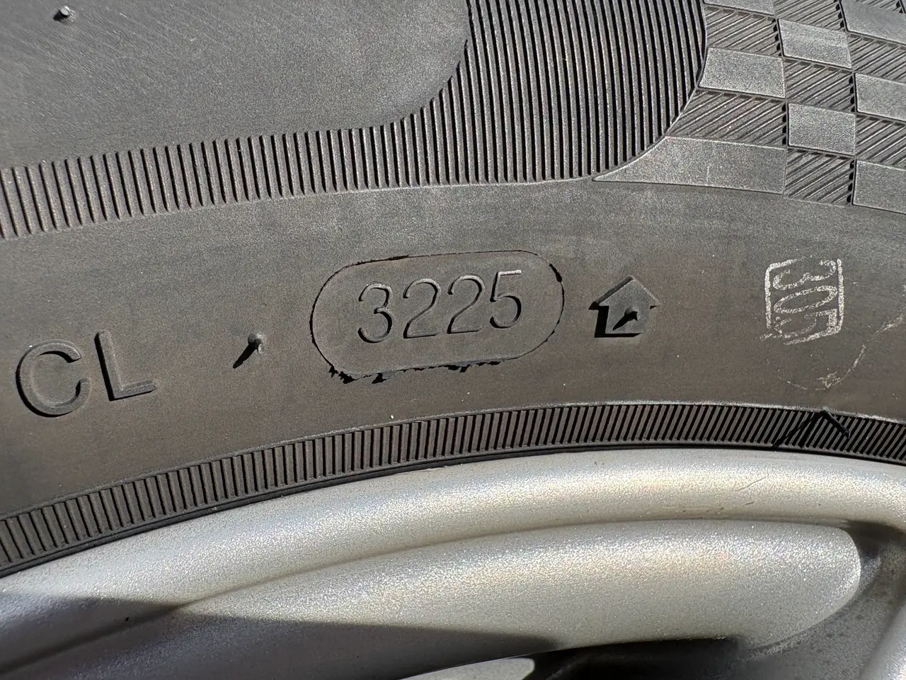 Billede 12 - 16" Org. Ford Alu m/næsten nye Sunny Helårsdæk
