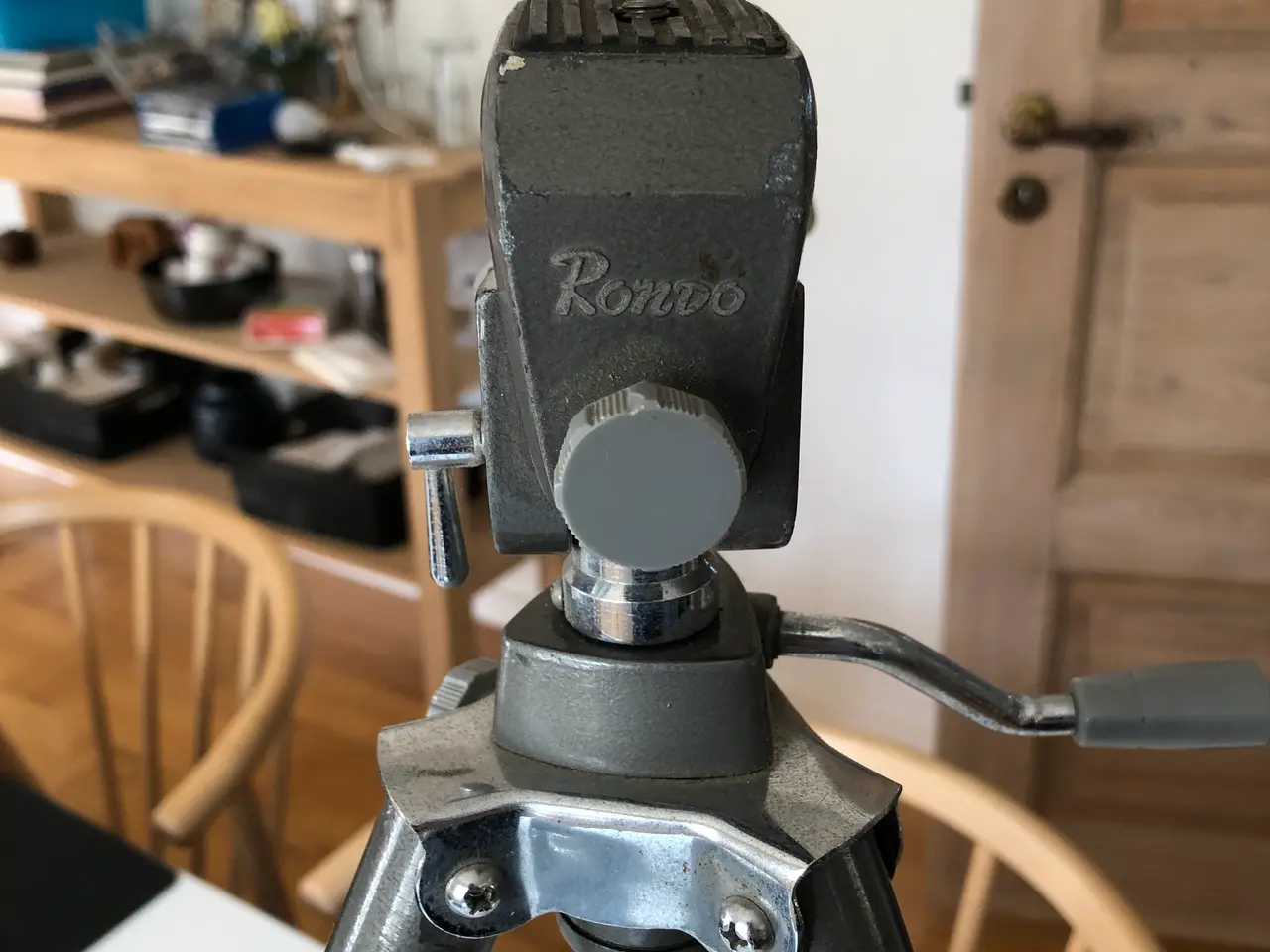 Billede 2 - Kamerastativ med teksten Rondo