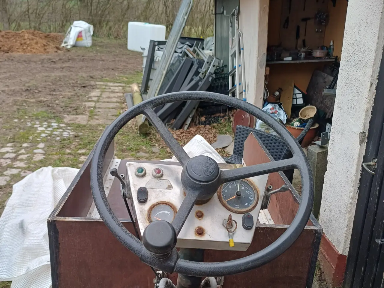 Billede 5 - Have traktor /stald fodermaskine.        