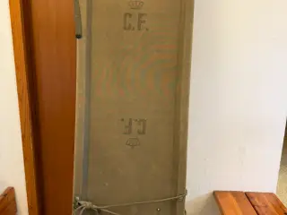 Gammel C.F. feltseng/båre
