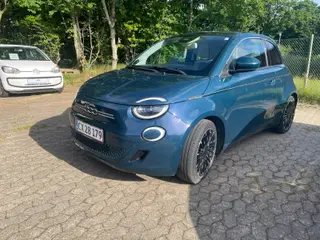 Fiat 500e 42 la Prima
