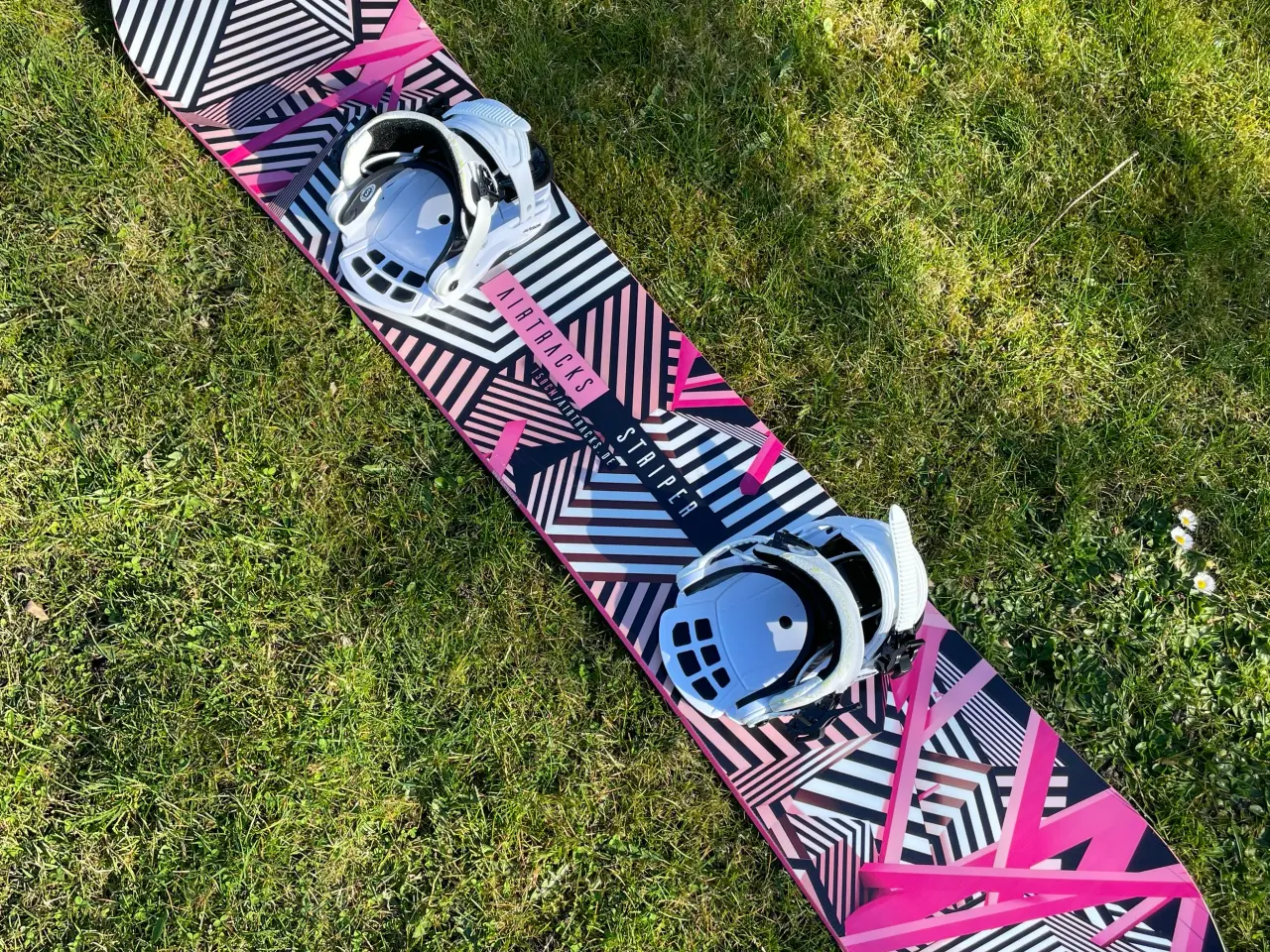 Billede 1 - Snowboard Airtrack Striper 150 cm med taske, m.m