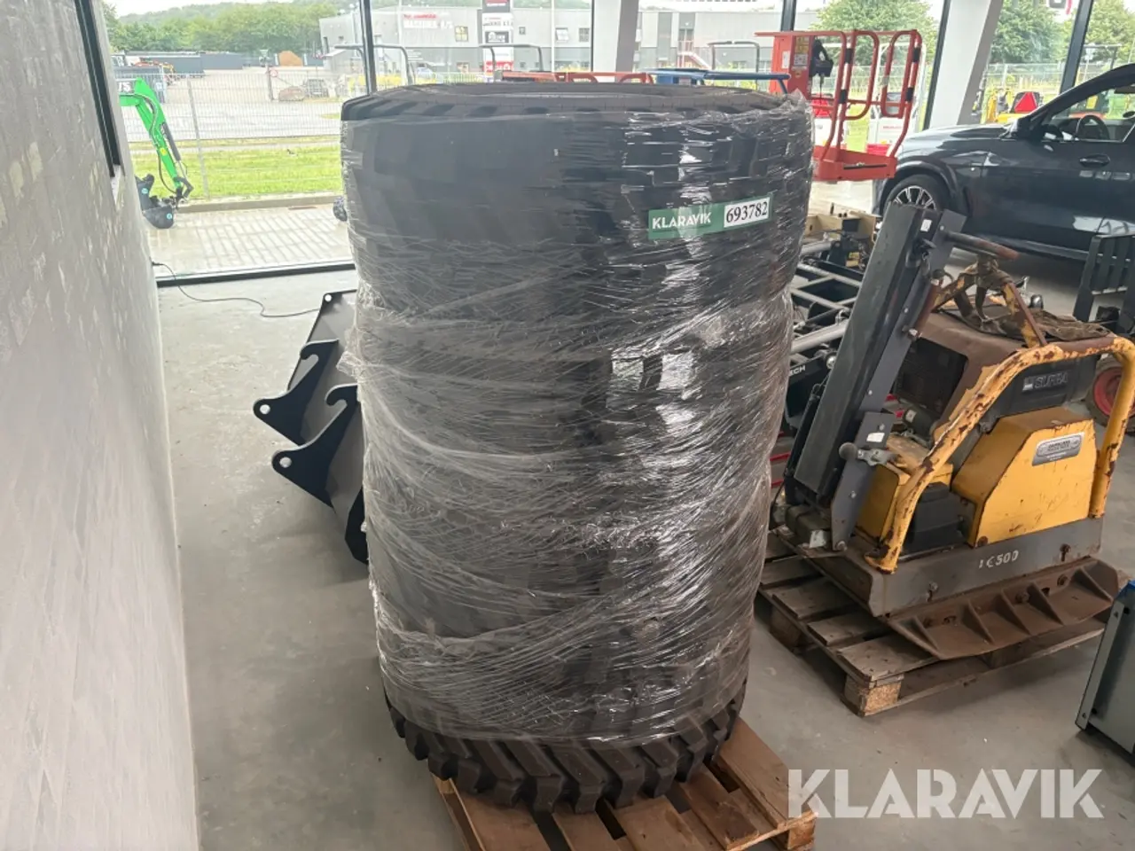 Billede 3 - Entreprenørdæk med fælge Goodyear Powerload 4 styk