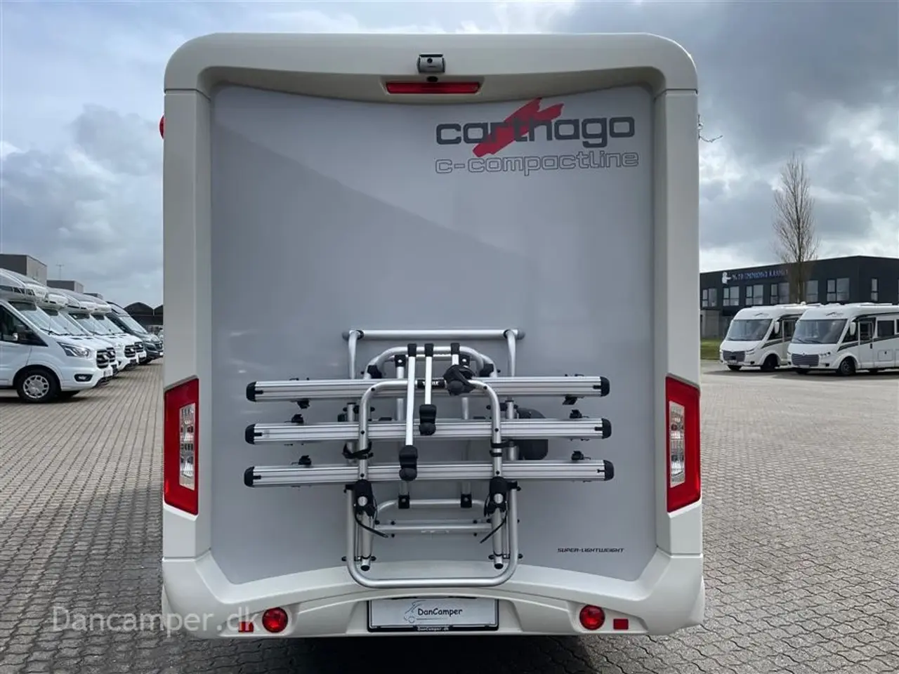 Billede 6 - 2018 - Carthago compactline 144 LE   Kommissionsbil. Automatgear - 150 hk, Enkeltsenge, solceller, inverter, hydrauliske selvnivilerende støttefødder