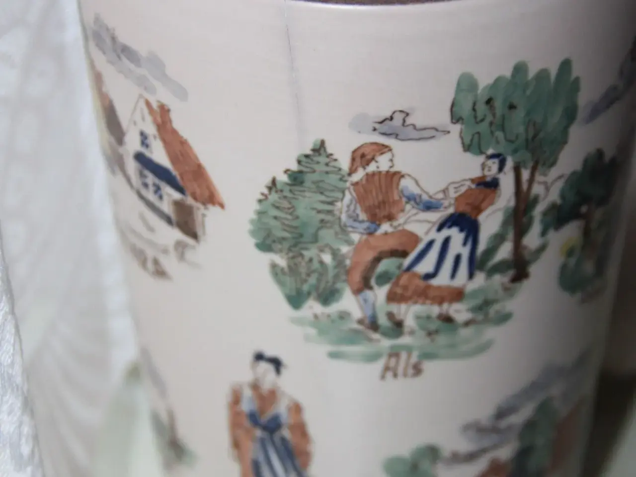 Billede 4 - Emil Ruge vase med motiver af danske seværdigheder