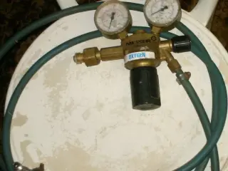 Iltudstyr til fisk, manometer+ fordeler