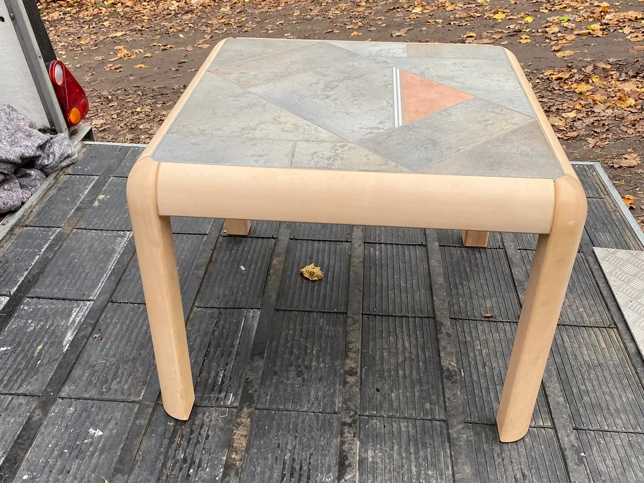 Billede 4 - SOFABORD OG SIDEBORD BØG/KAKLER