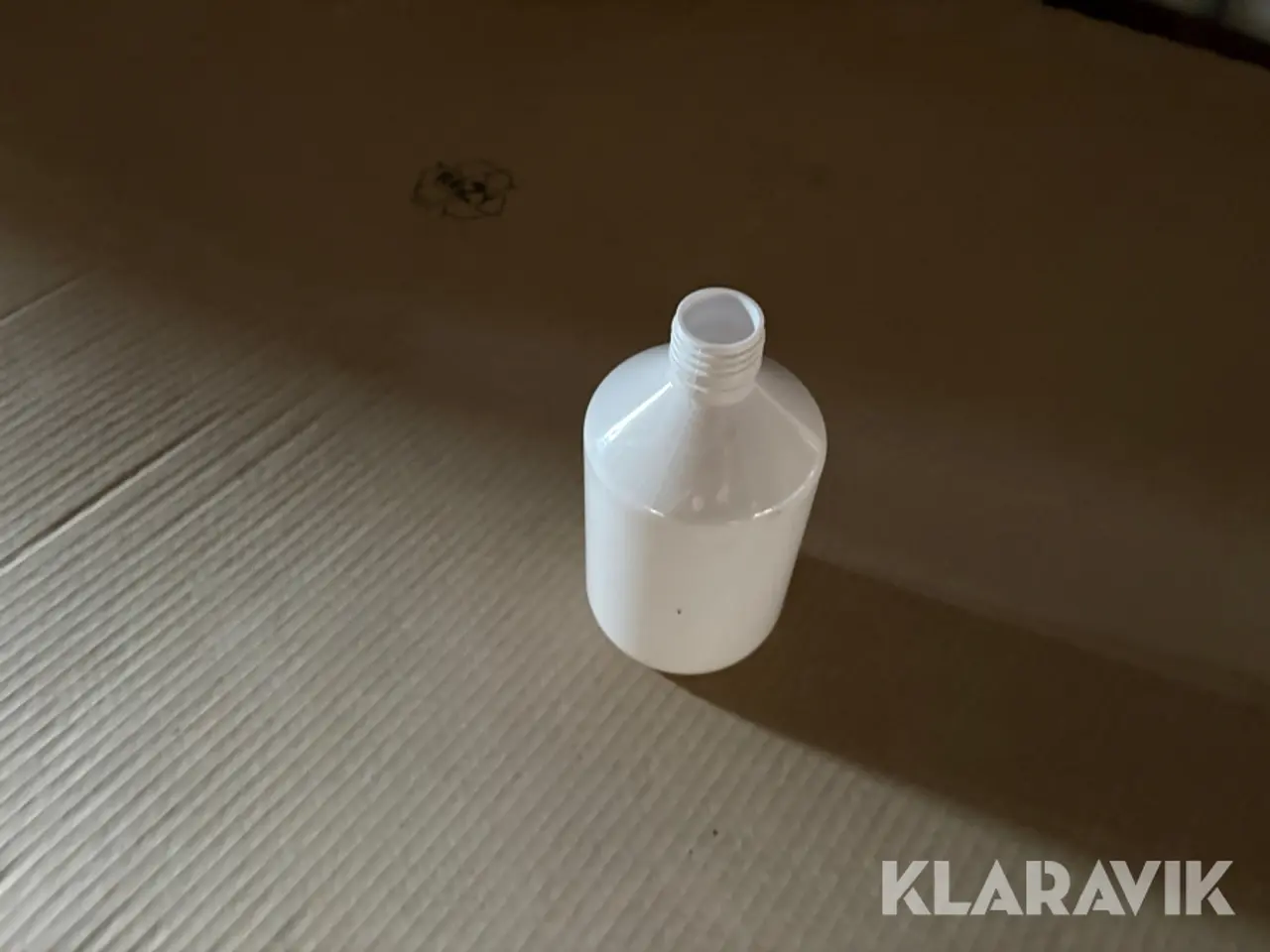 Billede 11 - Stort parti plastflasker med låg 500ml vera White - 32 paller/ 39.000 flasker