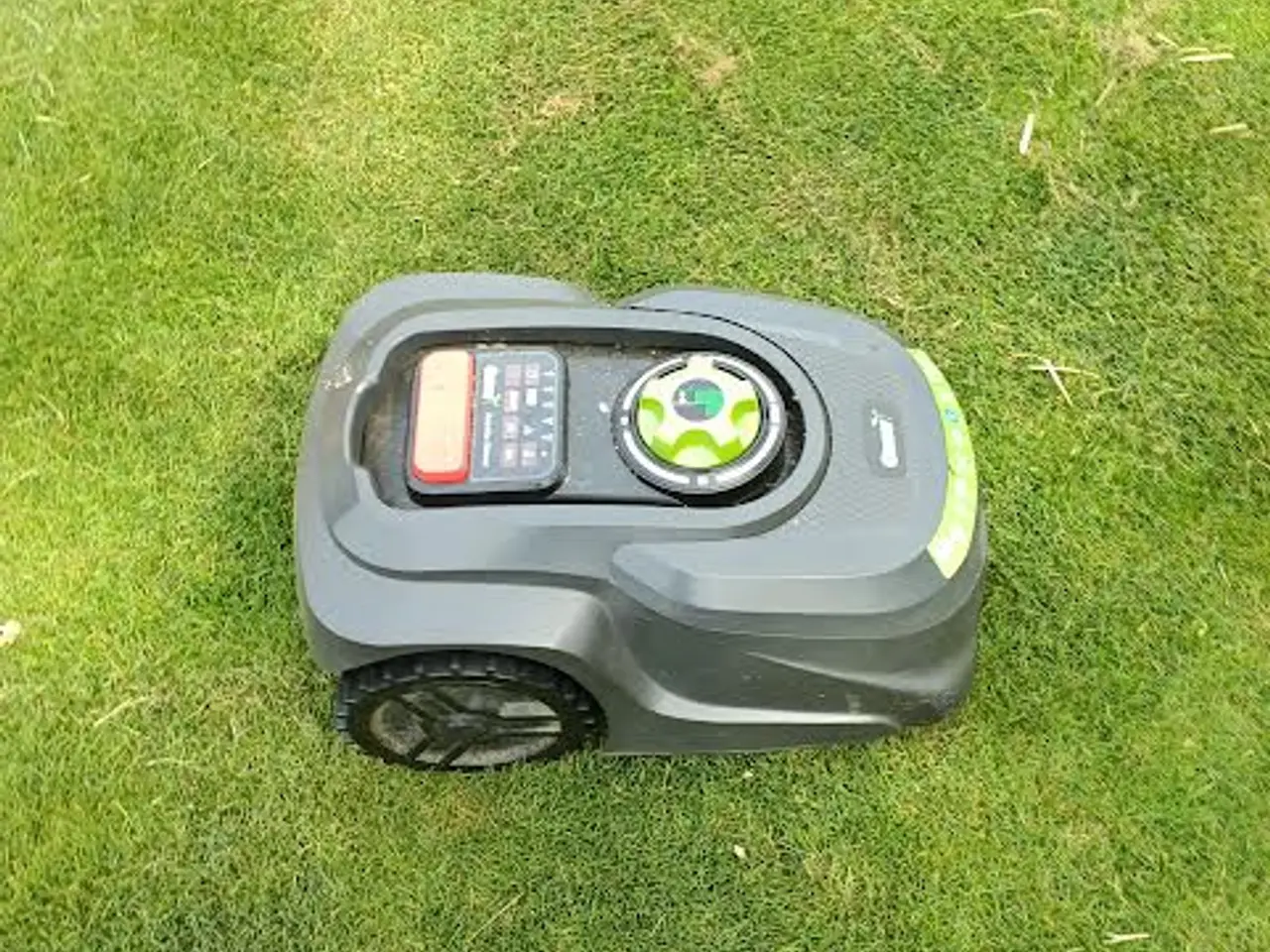 Billede 1 - Robotplæneklipper