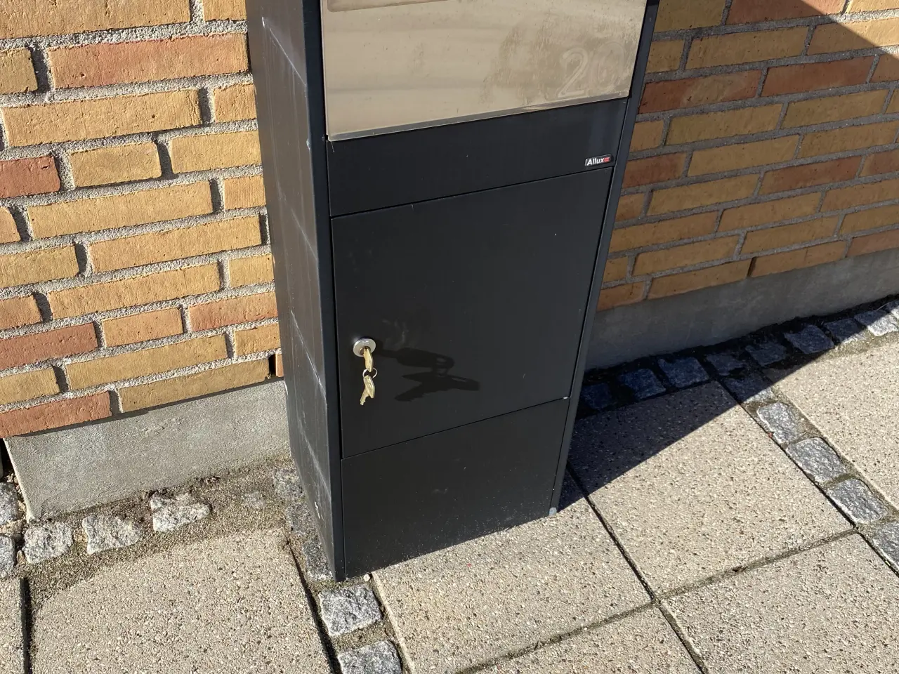 Billede 1 - Postpakkekasse / ALLUX