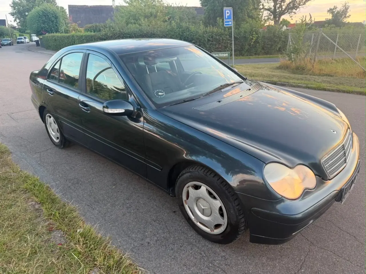 Billede 2 - C180 Benzin lav km 219.000 pæn og velholdt 