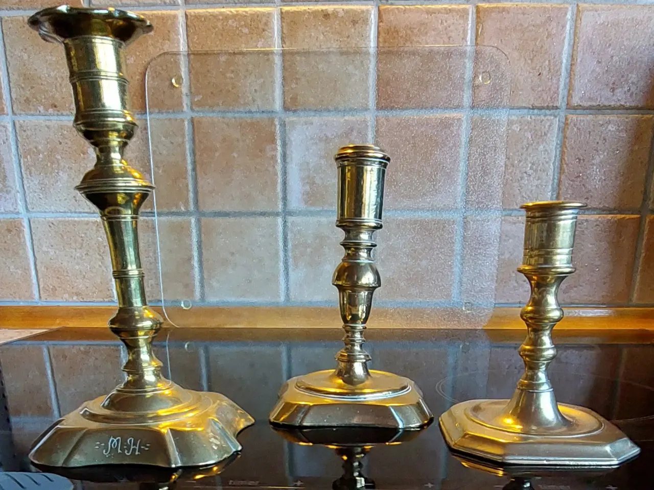 Billede 2 - 1700TALS MESSING LYSESTAGER - samlet pris !