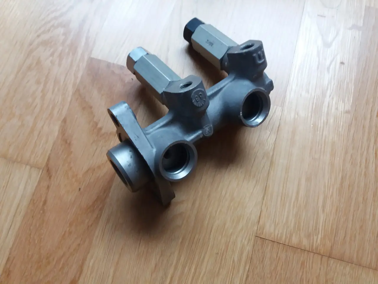 Billede 5 - Bremsehovedcylinder Ellert