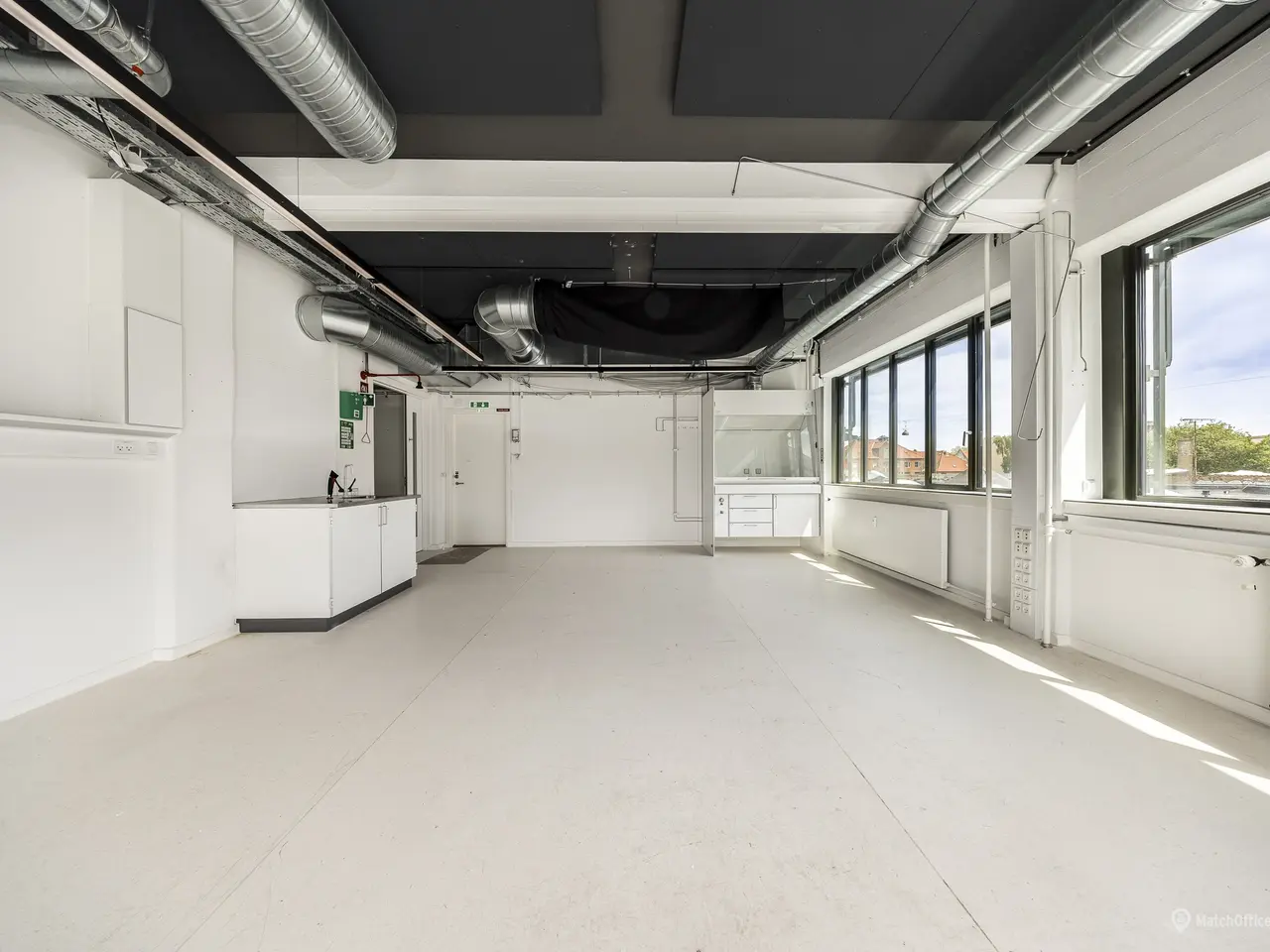 Billede 3 - Rummeligt laboratorie på 347 m²