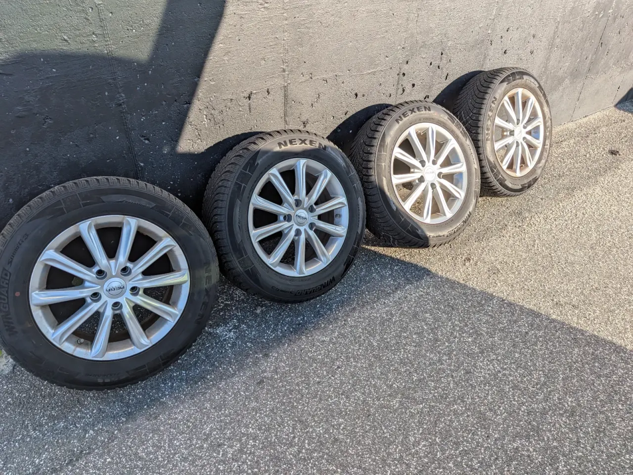 Billede 1 - Næsten nye Vinterdæk på Alufælge