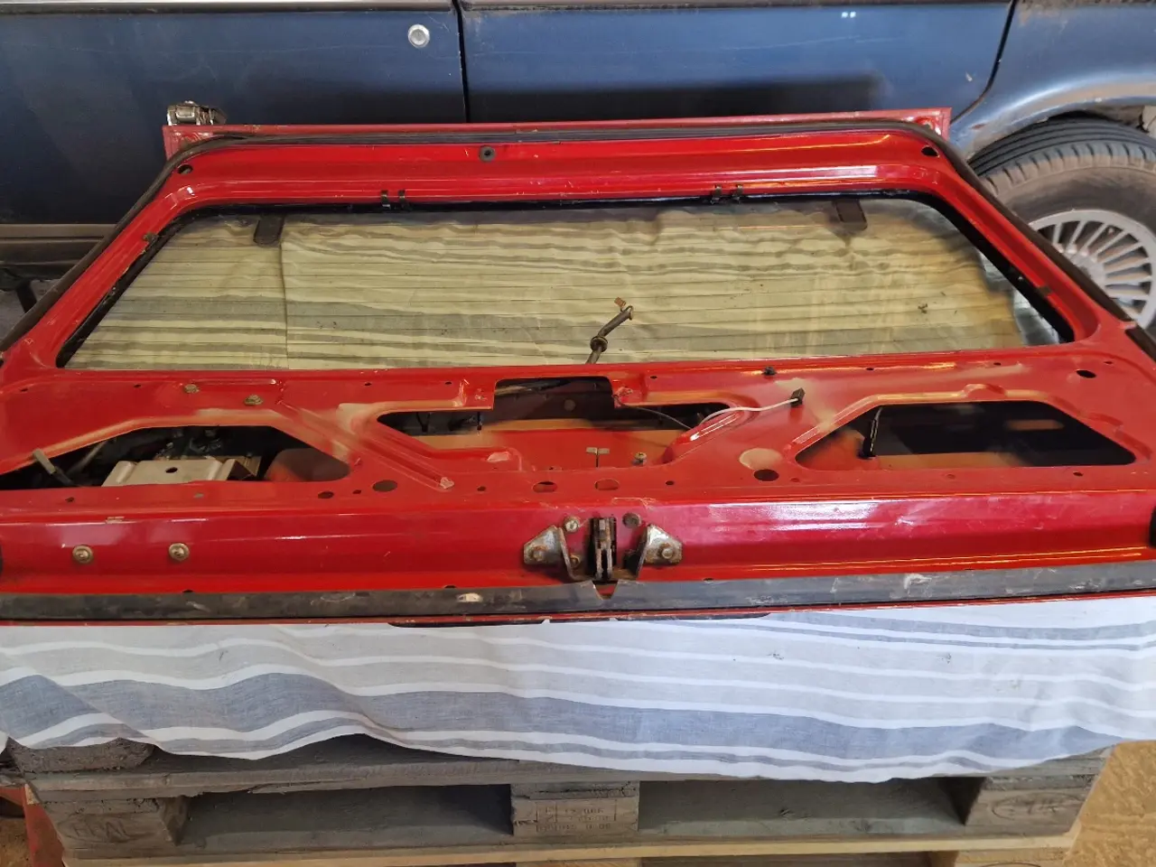 Billede 4 - Volvo 240 bagklap