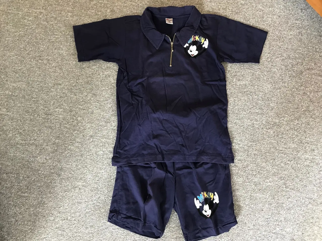 Billede 1 - Shortssæt med Mickey