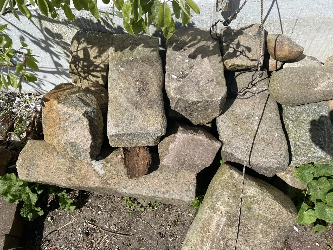 Billede 1 - Reserveret/Brosten og kantsten