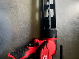 Milwaukee m12 pcg fugepistol 