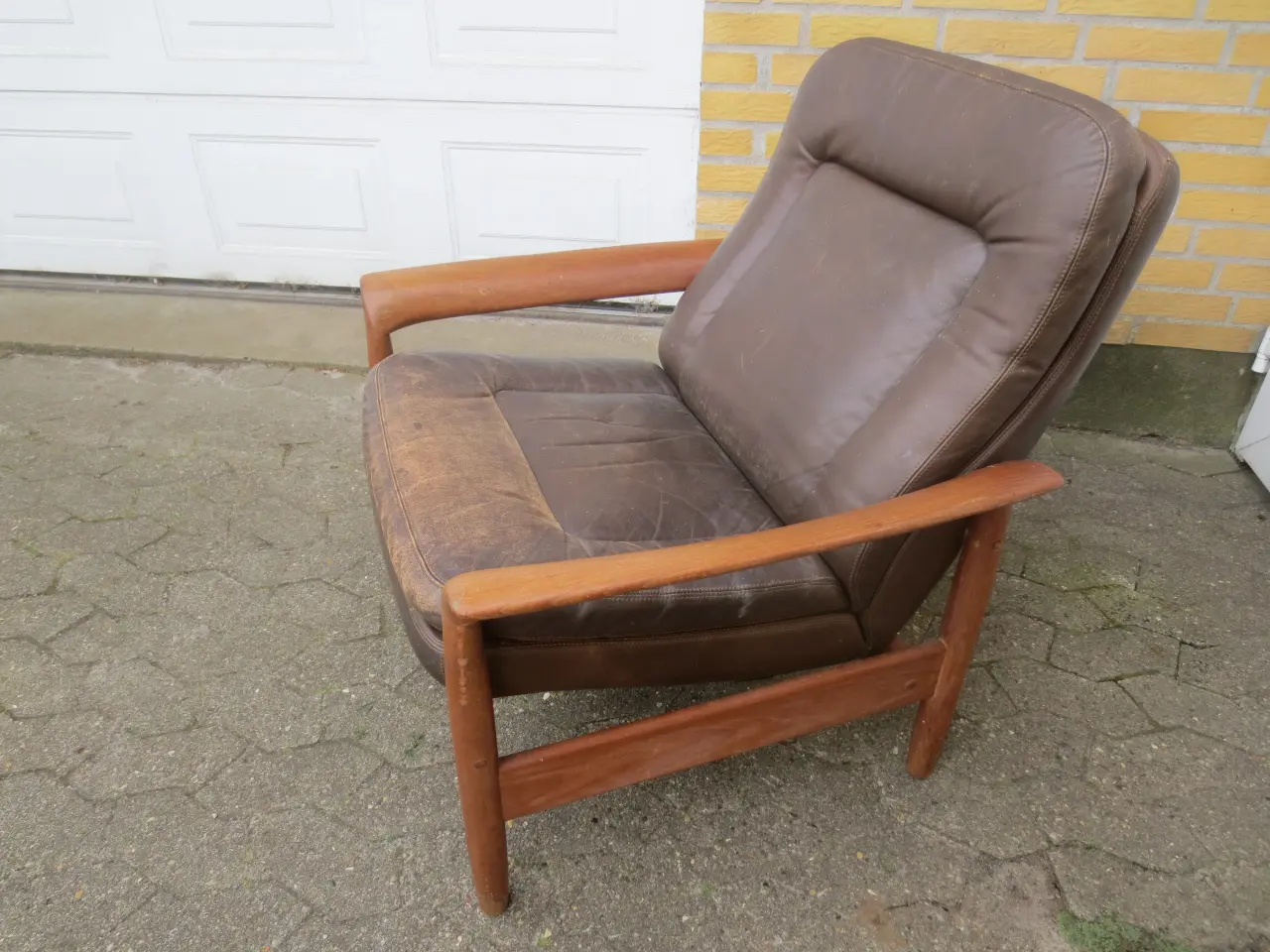 Billede 2 - 1 stk Retro Teak lænestol i Brun Læder
