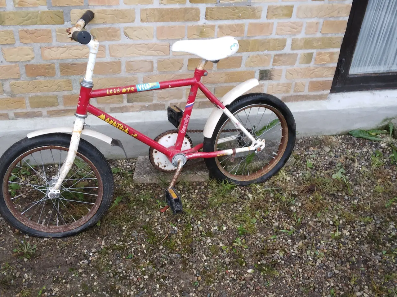 Billede 5 - Cykelskærme og barnecykel bortgives