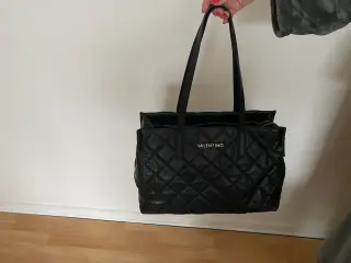Valentino tasker