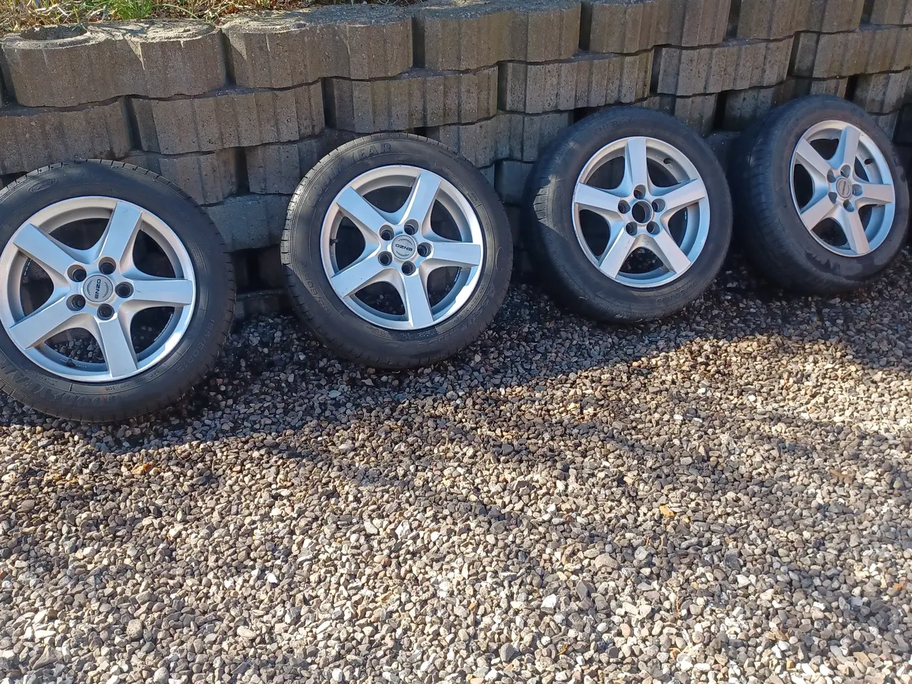 Billede 1 - VW, Skoda, Seat alufælge med sommerdæk.