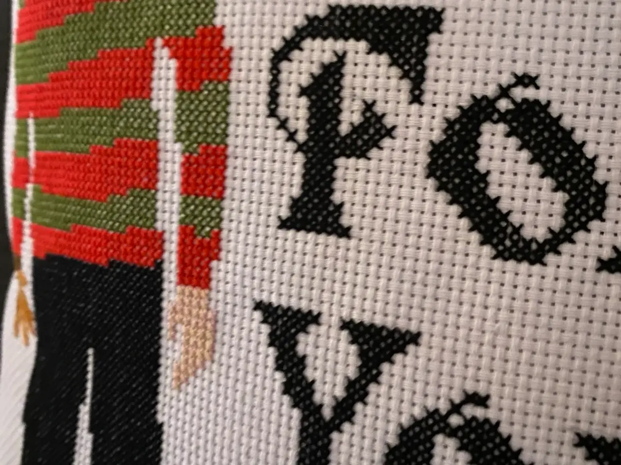 Billede 2 - Håndbroderet Freddy krueger pude